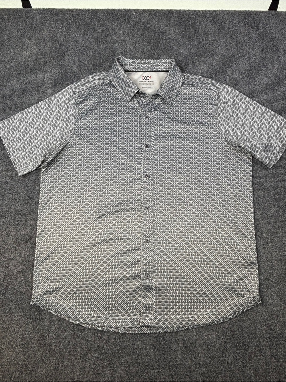 Johnston & Murphy XC4 button down short sleeve  men’s L.